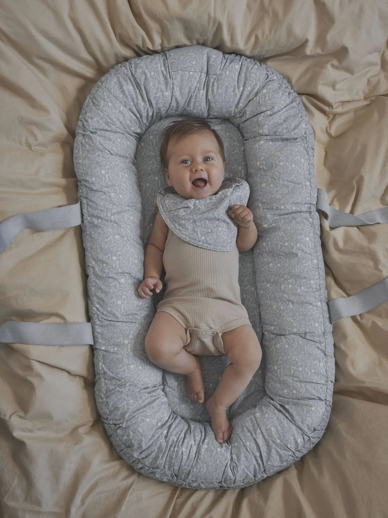 Elodie Details - śliniak dziecięcy bandanka Monkey Sunrise