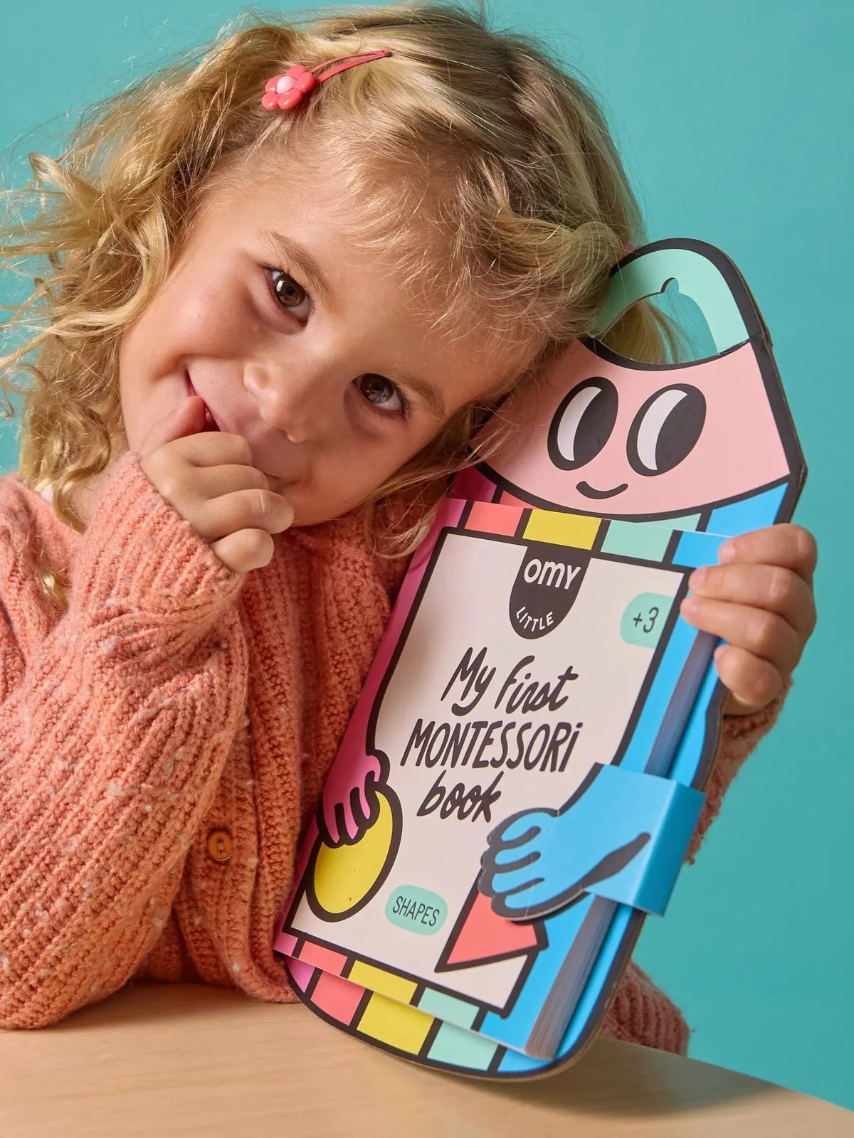 Omy - książeczka Montessori z naklejkami Figury i kształty Omy - książeczka Montessori z naklejkami Figury i kształty