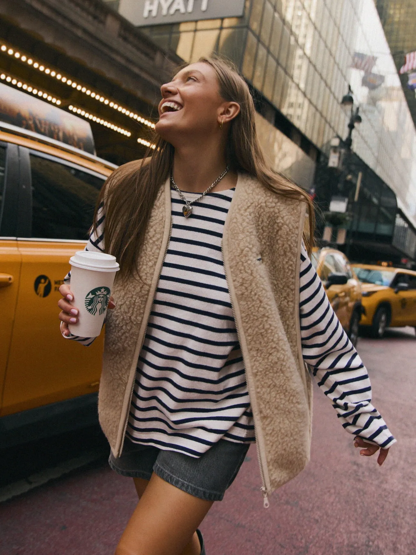 Meggstore - kamizelka wełniana damska Almond